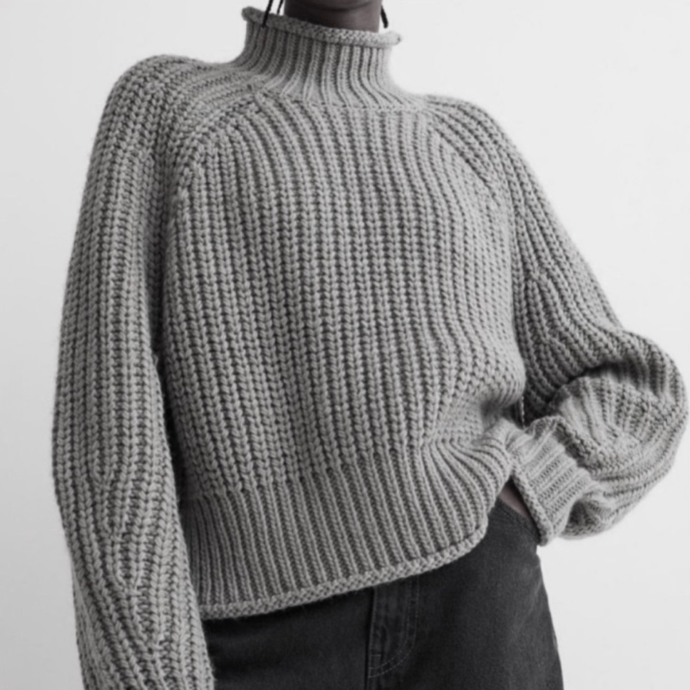 NWOT Turtle Neck Heavy Knit Gray Sweater Size:XS